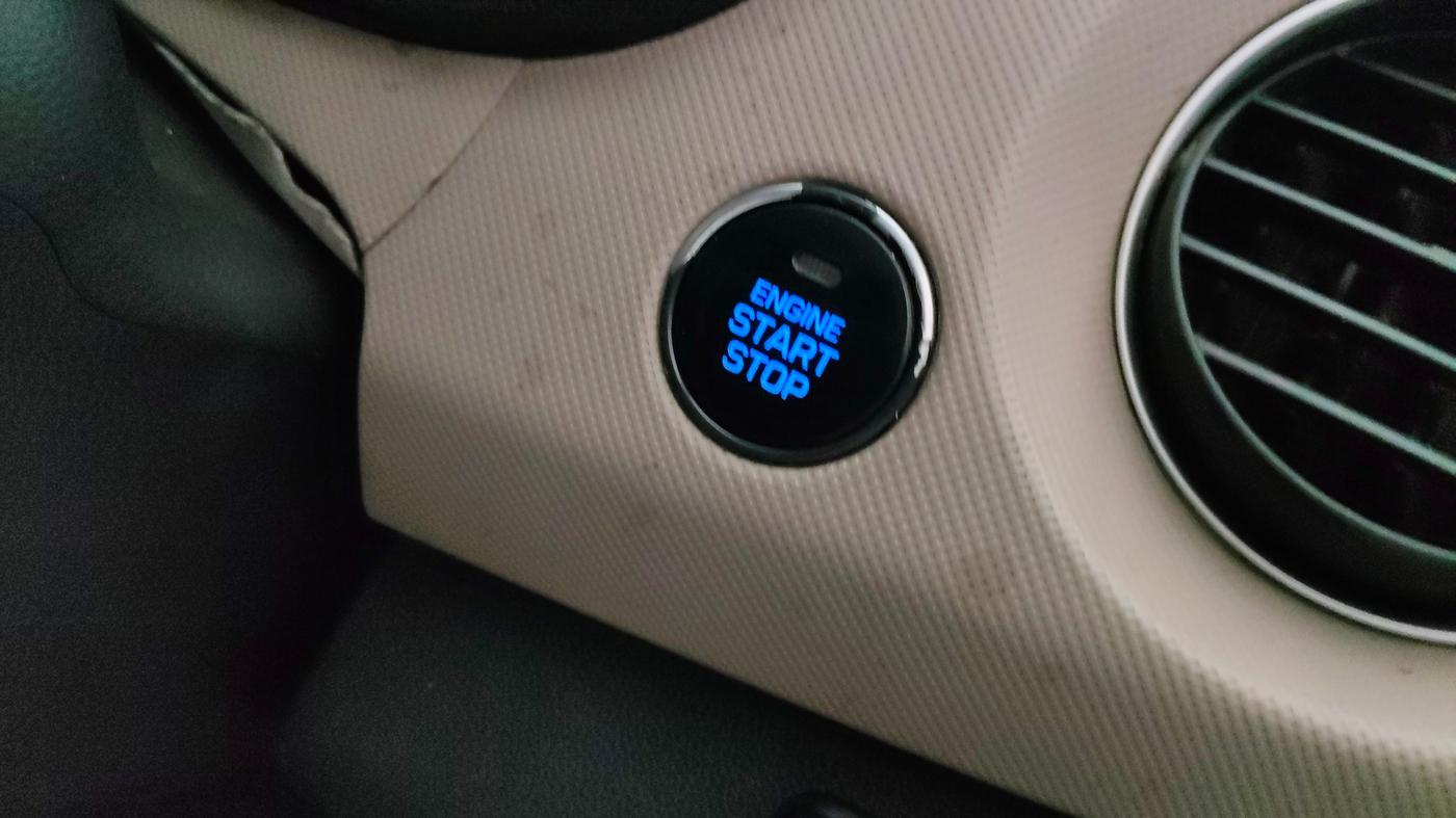 2014 Hyundai Grand i10 SPORTZ 1.2 KAPPA VTVT, Petrol, Manual, 48,579 km, Keyless Start/ Stop Button