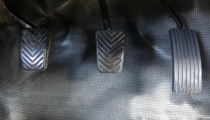 2016 Hyundai Eon SPORTZ, Petrol, Manual, 67,043 km, Pedals