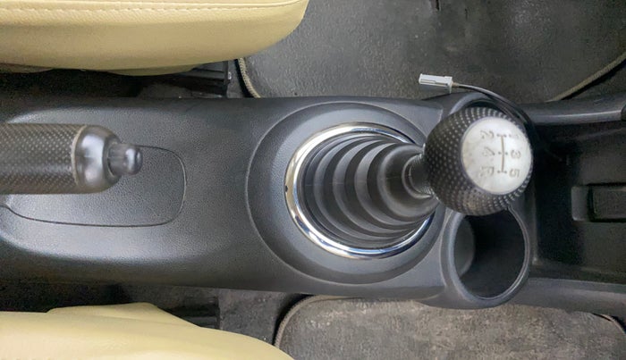 2014 Honda Brio S MT, Petrol, Manual, 64,811 km, Gear Lever