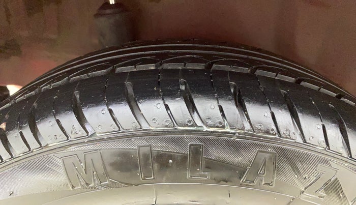 2014 Honda Brio S MT, Petrol, Manual, 64,811 km, Right Rear Tyre Tread