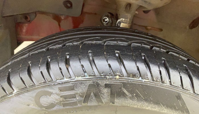 2014 Honda Brio S MT, Petrol, Manual, 64,811 km, Left Front Tyre Tread