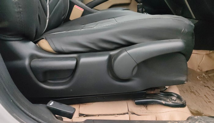 2014 Honda City 1.5L I-DTEC VX, Diesel, Manual, 64,491 km, Driver Side Adjustment Panel