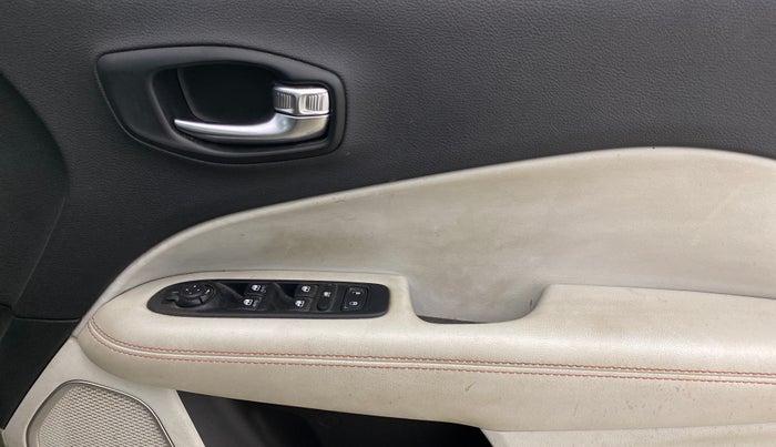 2018 Jeep Compass LIMITED 1.4 PETROL AT, Petrol, Automatic, 31,337 km, Driver Side Door Panels Control