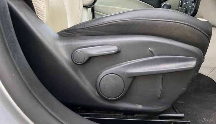 2018 Jeep Compass LIMITED 1.4 PETROL AT, Petrol, Automatic, 31,337 km, Driver Side Adjustment Panel