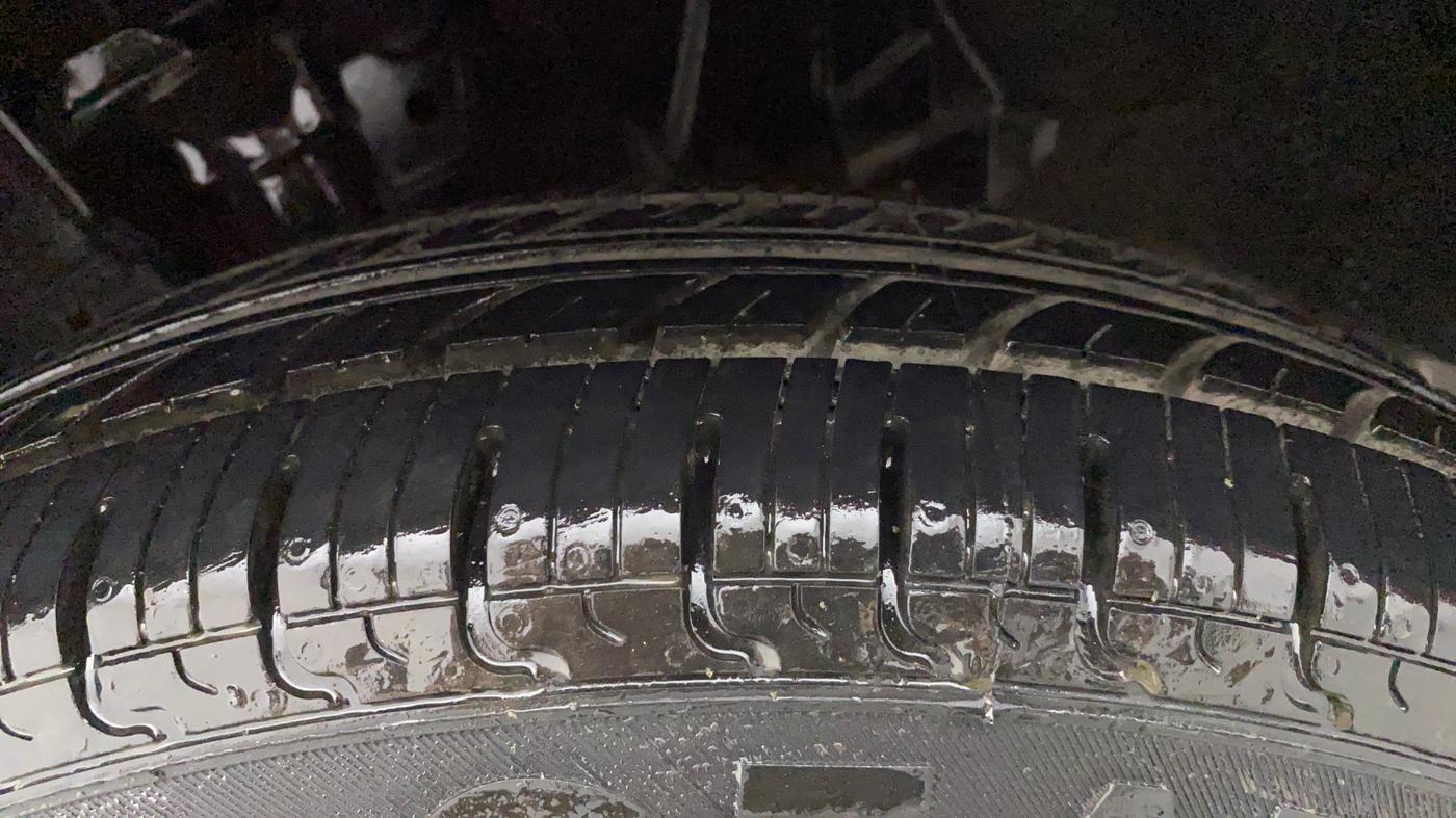 2017 Datsun Redi Go A, Petrol, Manual, 87,977 km, Left Front Tyre Tread