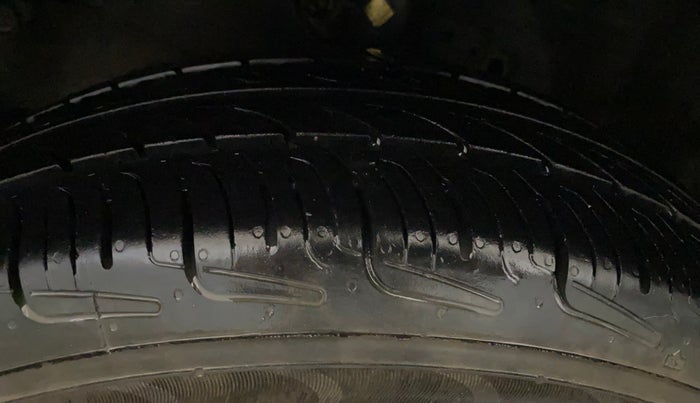2014 Honda Amaze 1.2L I-VTEC S, Petrol, Manual, 73,264 km, Left Front Tyre Tread