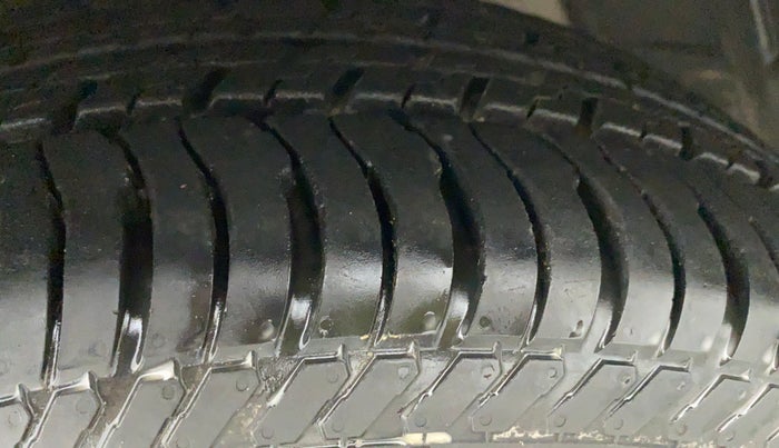 2019 Ford Ecosport 1.5 TITANIUM TI VCT, CNG, Manual, 79,775 km, Left Rear Tyre Tread