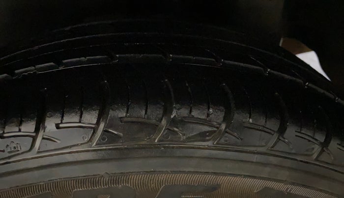 2018 Maruti Ciaz DELTA 1.4 MT PETROL, Petrol, Manual, 39,641 km, Left Rear Tyre Tread