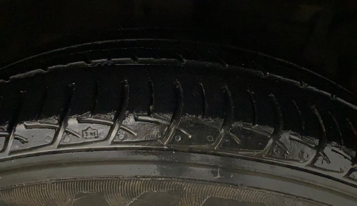 2018 Maruti Ciaz DELTA 1.4 MT PETROL, Petrol, Manual, 39,641 km, Right Front Tyre Tread