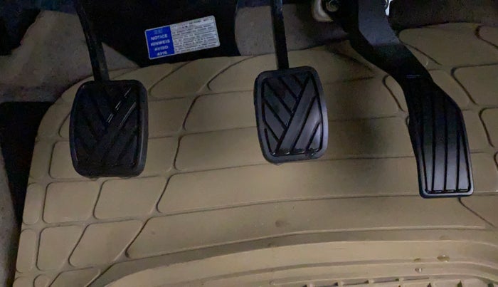 2018 Maruti Ciaz DELTA 1.4 MT PETROL, Petrol, Manual, 39,641 km, Pedals