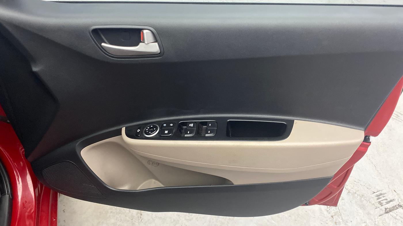 2014 Hyundai Xcent S 1.1 CRDI, Diesel, Manual, 57,243 km, Driver Side Door Panels Control