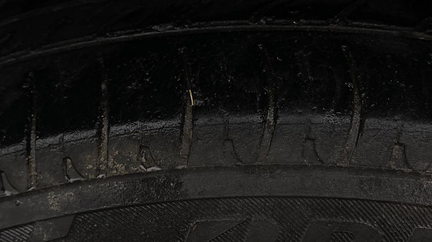 2016 Maruti Swift VXI, Petrol, Manual, 89,024 km, Left Front Tyre Tread
