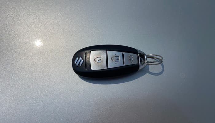 2015 Maruti Swift Dzire ZXI, Petrol, Manual, 76,723 km, Key Close Up