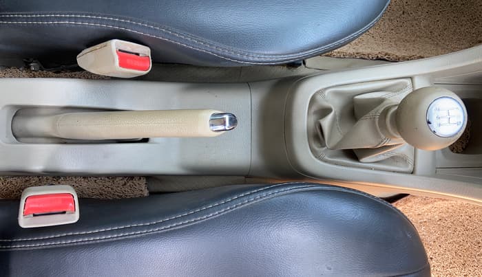 2015 Maruti Swift Dzire ZXI, Petrol, Manual, 76,723 km, Gear Lever