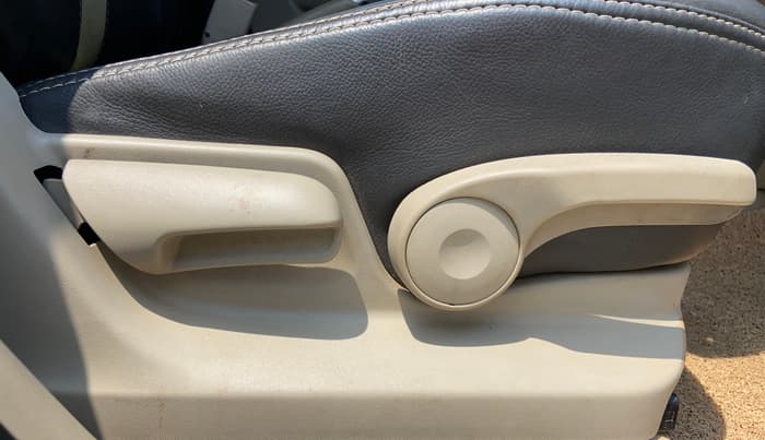 2015 Maruti Swift Dzire ZXI, Petrol, Manual, 76,723 km, Driver Side Adjustment Panel