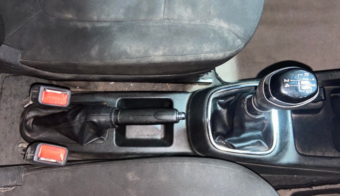 2018 Renault Kwid RXT 1.0 (O), Petrol, Manual, 52,488 km, Gear Lever