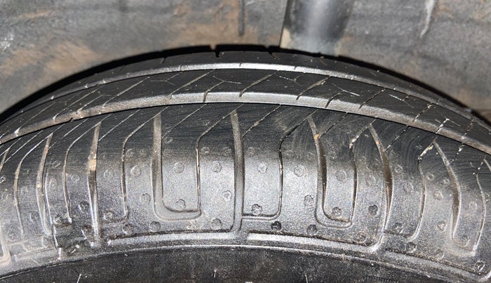 2018 Renault Kwid RXT 1.0 (O), Petrol, Manual, 52,488 km, Left Rear Tyre Tread