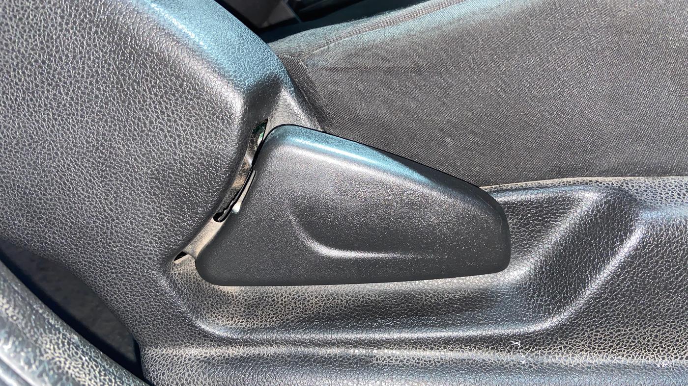 2018 Renault Kwid RXT 1.0 (O), Petrol, Manual, 52,183 km, Driver Side Adjustment Panel