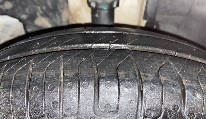 2018 Renault Kwid RXT 1.0 (O), Petrol, Manual, 52,488 km, Right Front Tyre Tread