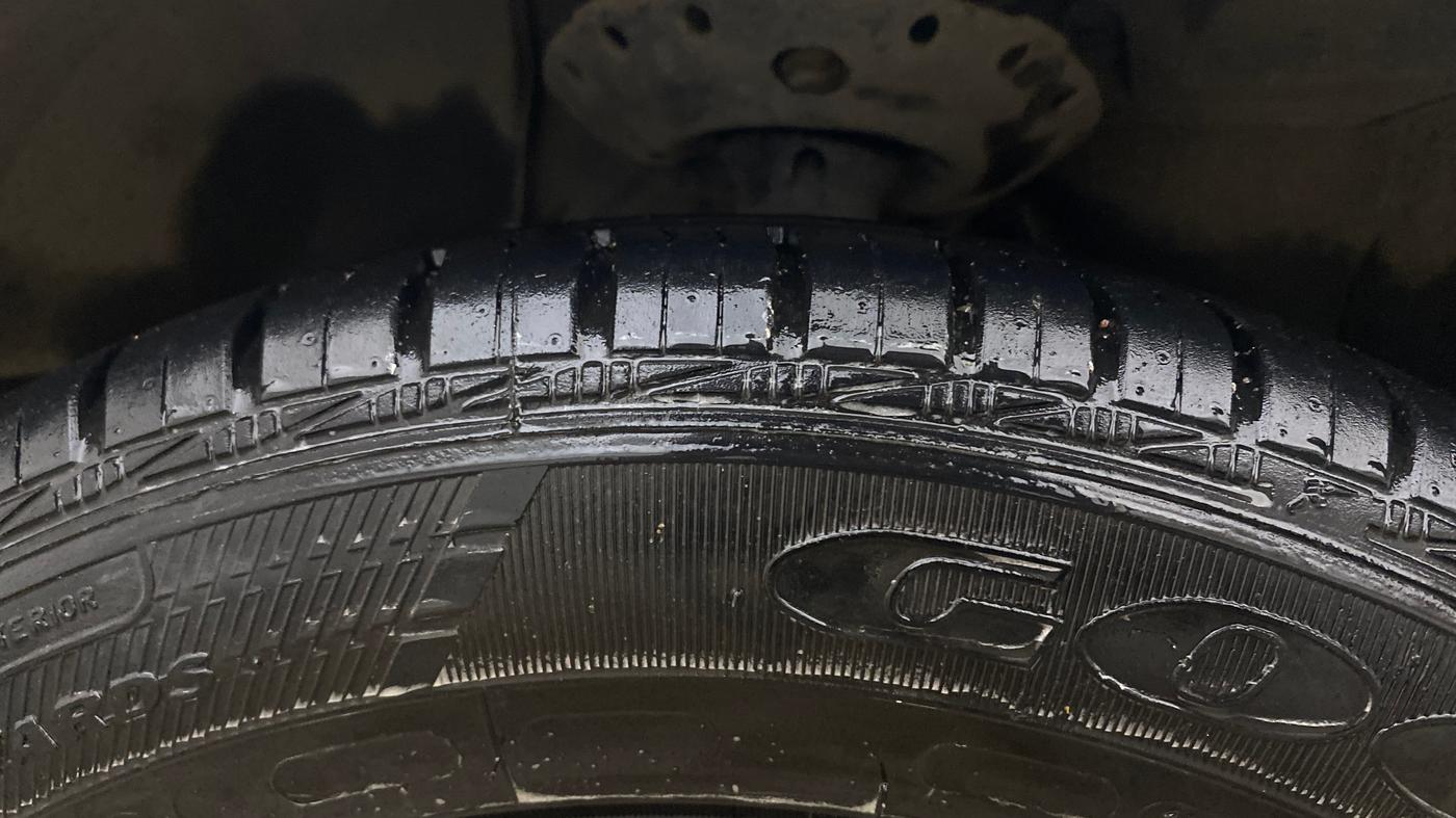 2013 Honda Brio VX AT, Petrol, Automatic, 59,913 km, Left Front Tyre Tread
