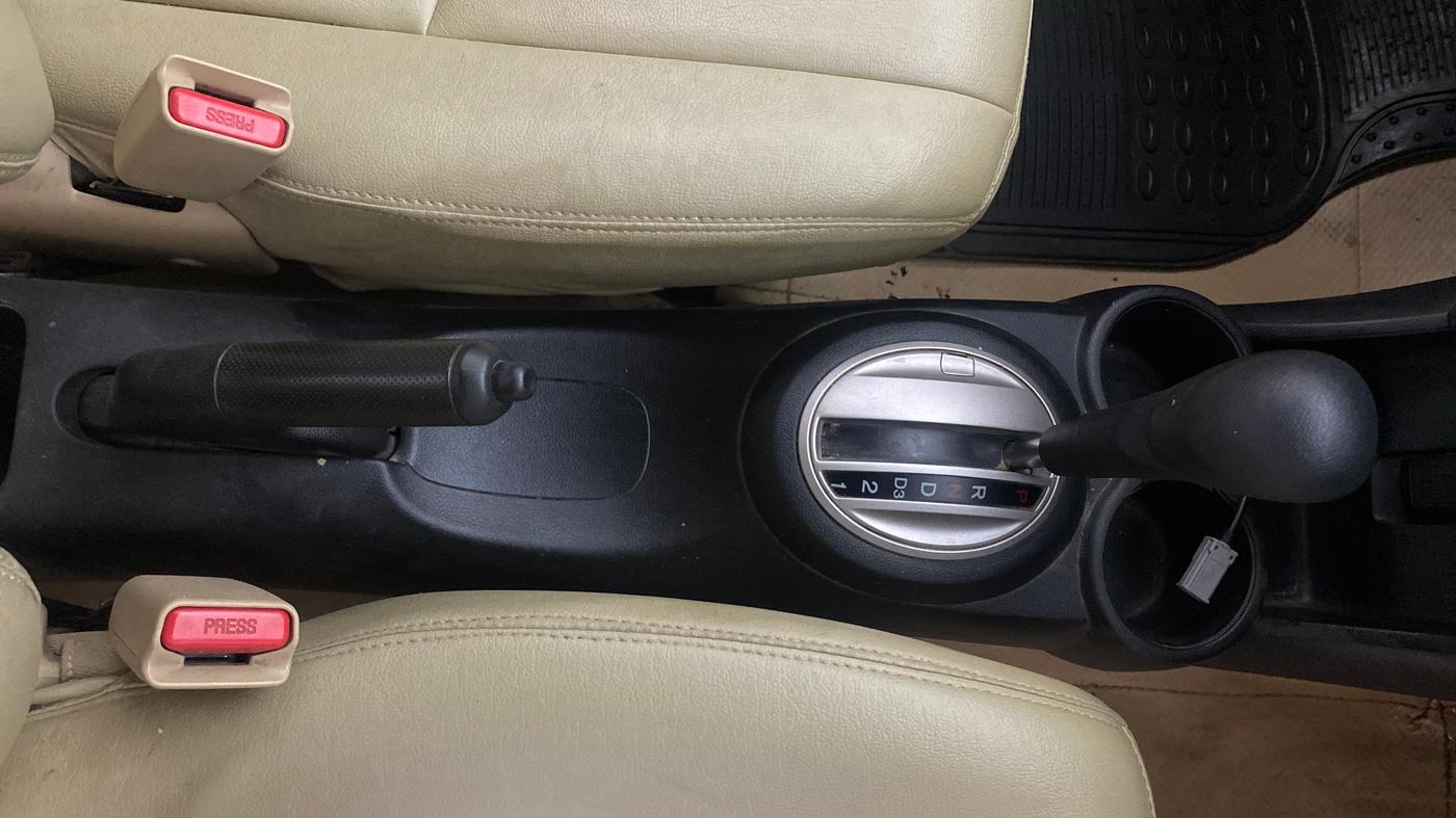 2013 Honda Brio VX AT, Petrol, Automatic, 59,913 km, Gear Lever