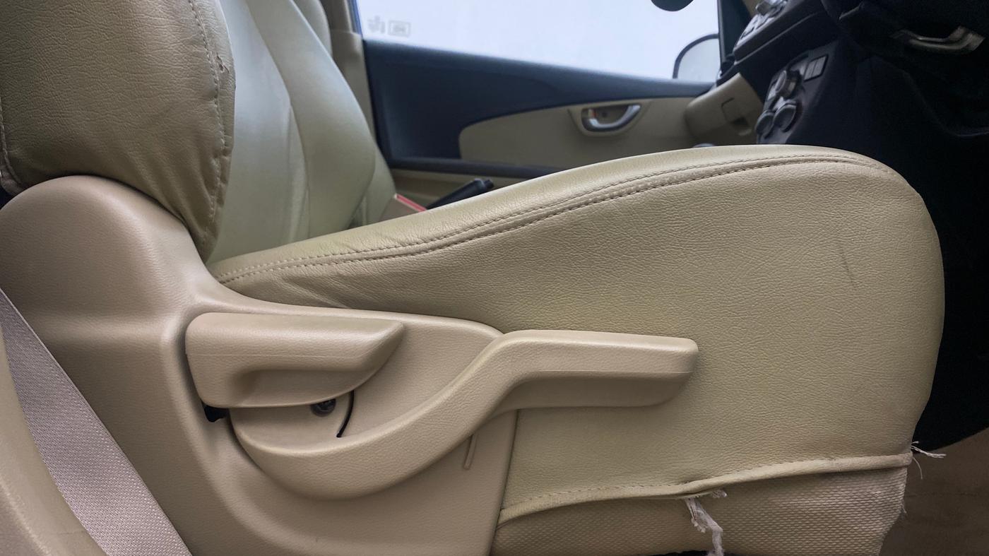 2013 Honda Brio VX AT, Petrol, Automatic, 59,913 km, Driver Side Adjustment Panel
