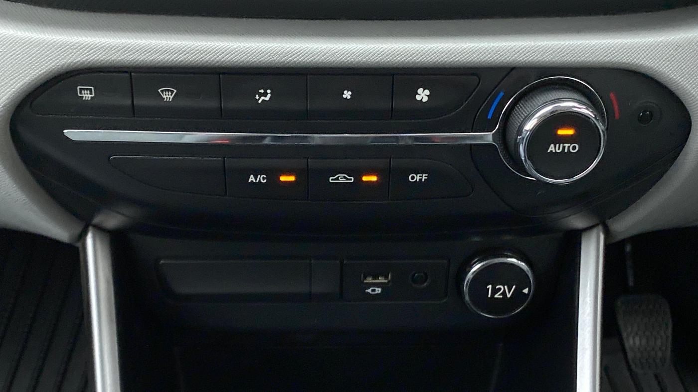 2020 Tata ALTROZ XZ 1.2, Petrol, Manual, 19,337 km, Automatic Climate Control