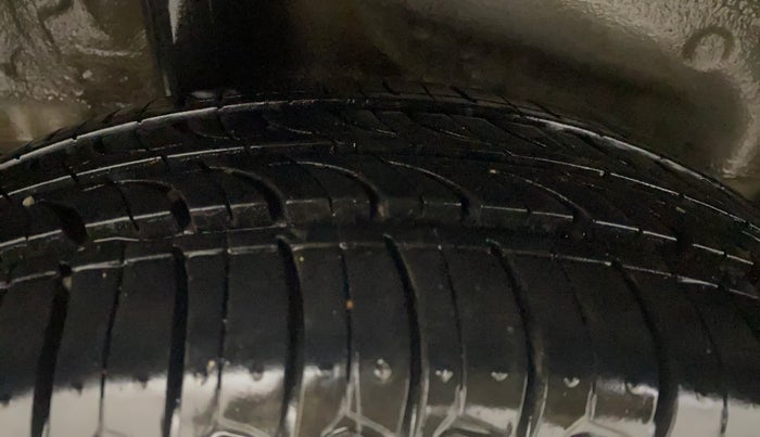 2015 Honda City 1.5L I-VTEC V MT, Petrol, Manual, 1,17,265 km, Right Rear Tyre Tread