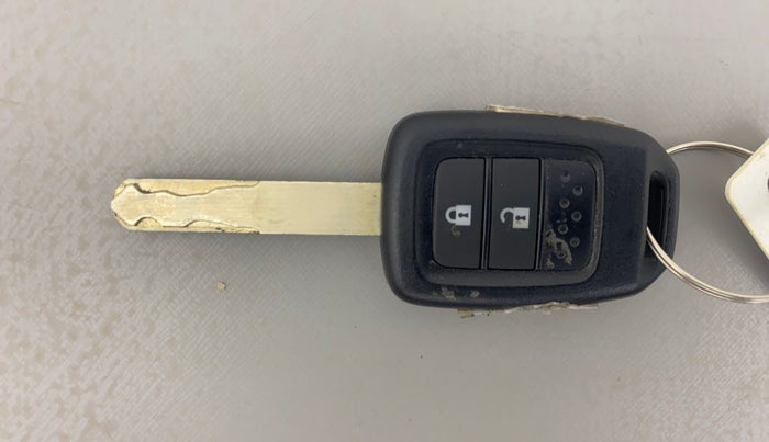 2015 Honda City 1.5L I-VTEC V MT, Petrol, Manual, 1,17,265 km, Key Close Up