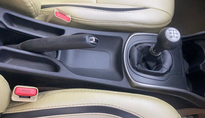 2015 Honda City 1.5L I-VTEC V MT, Petrol, Manual, 1,17,265 km, Gear Lever