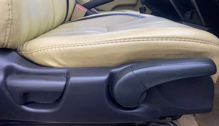 2015 Honda City 1.5L I-VTEC V MT, Petrol, Manual, 1,17,265 km, Driver Side Adjustment Panel