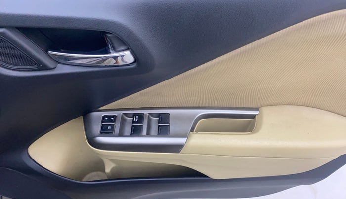 2015 Honda City 1.5L I-VTEC V MT, Petrol, Manual, 1,17,265 km, Driver Side Door Panels Control