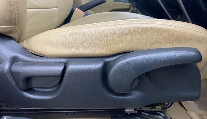 2019 Honda City 1.5L I-VTEC V MT, Petrol, Manual, 27,051 km, Driver Side Adjustment Panel