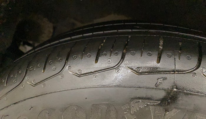 2018 Maruti Baleno DELTA PETROL 1.2, Petrol, Manual, 78,741 km, Left Rear Tyre Tread