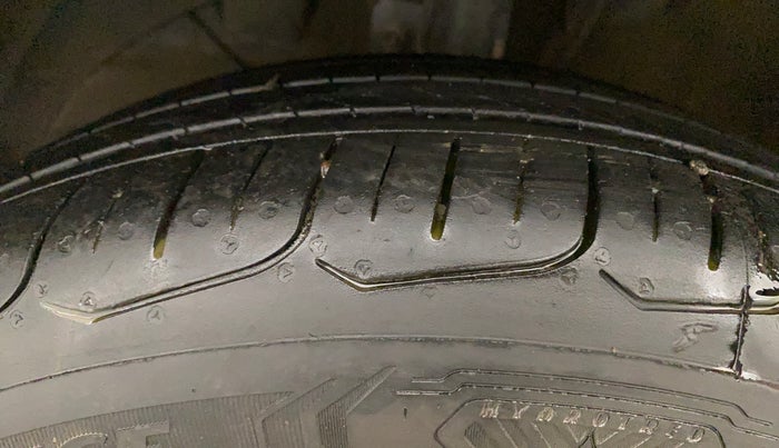 2018 Maruti Baleno DELTA PETROL 1.2, Petrol, Manual, 78,741 km, Left Front Tyre Tread