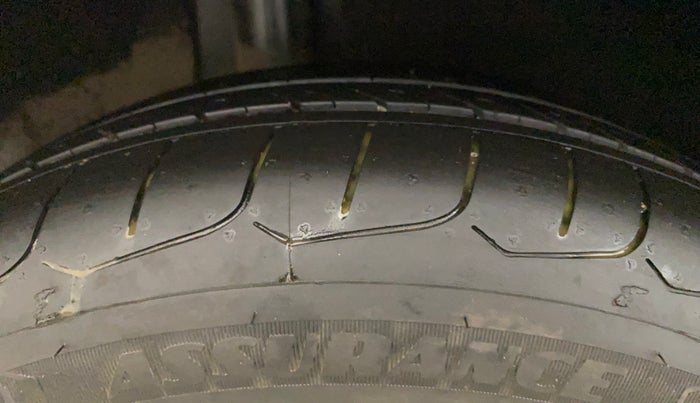 2018 Maruti Baleno DELTA PETROL 1.2, Petrol, Manual, 78,741 km, Right Rear Tyre Tread