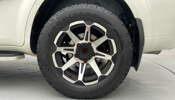 2016 Mahindra XUV500 W4, Diesel, Manual, 80,053 km, Left Rear Wheel