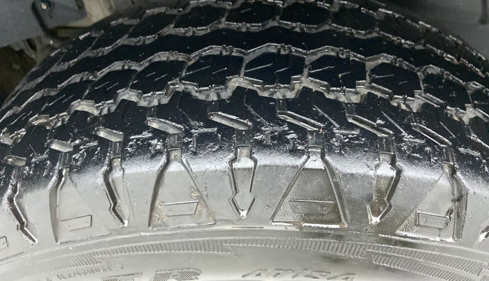 2016 Mahindra XUV500 W4, Diesel, Manual, 80,053 km, Right Rear Tyre Tread