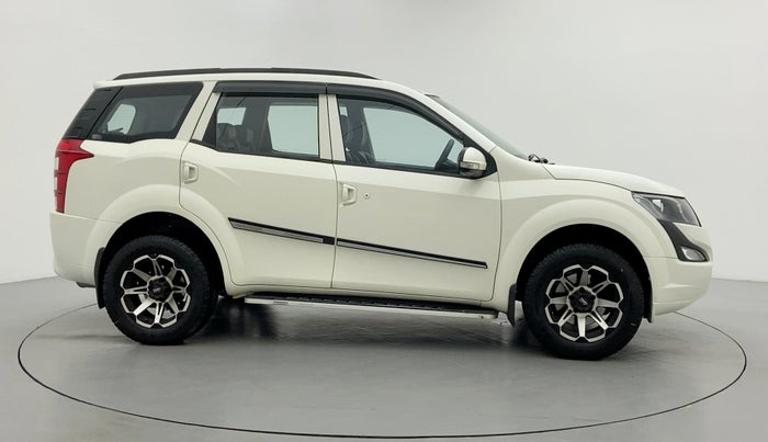 2016 Mahindra XUV500 W4, Diesel, Manual, 80,053 km, Right Side View