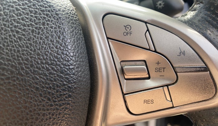 2019 Mahindra XUV300 W8 (O) 1.5 DIESEL, Diesel, Manual, 80,155 km, Adaptive Cruise Control