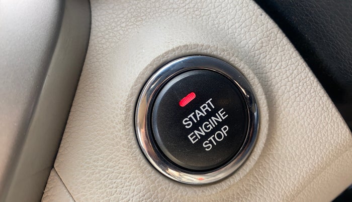 2019 Mahindra XUV300 W8 (O) 1.5 DIESEL, Diesel, Manual, 80,155 km, Keyless Start/ Stop Button