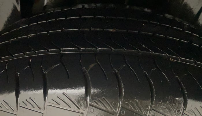 2019 Mahindra XUV300 W8 (O) 1.5 DIESEL, Diesel, Manual, 80,155 km, Left Rear Tyre Tread