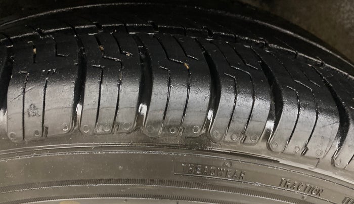 2018 Maruti Swift ZXI AMT, Petrol, Automatic, 60,827 km, Right Rear Tyre Tread