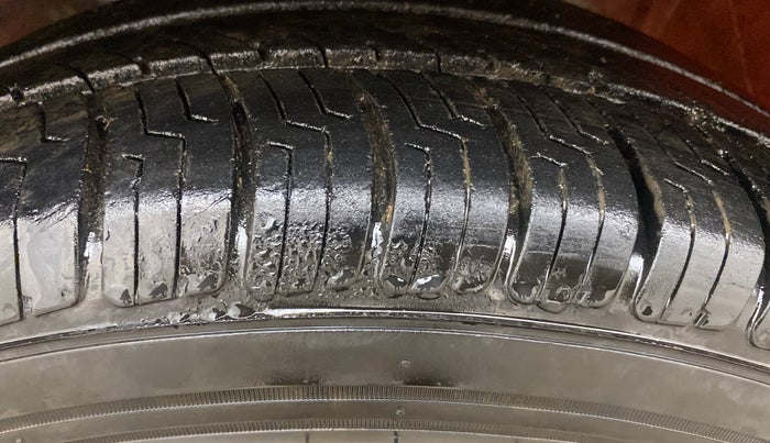 2018 Maruti Swift ZXI AMT, Petrol, Automatic, 60,827 km, Left Front Tyre Tread