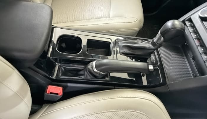 2022 Mahindra XUV700 AX 5 P AT 5 STR, Petrol, Automatic, 38,972 km, Gear Lever