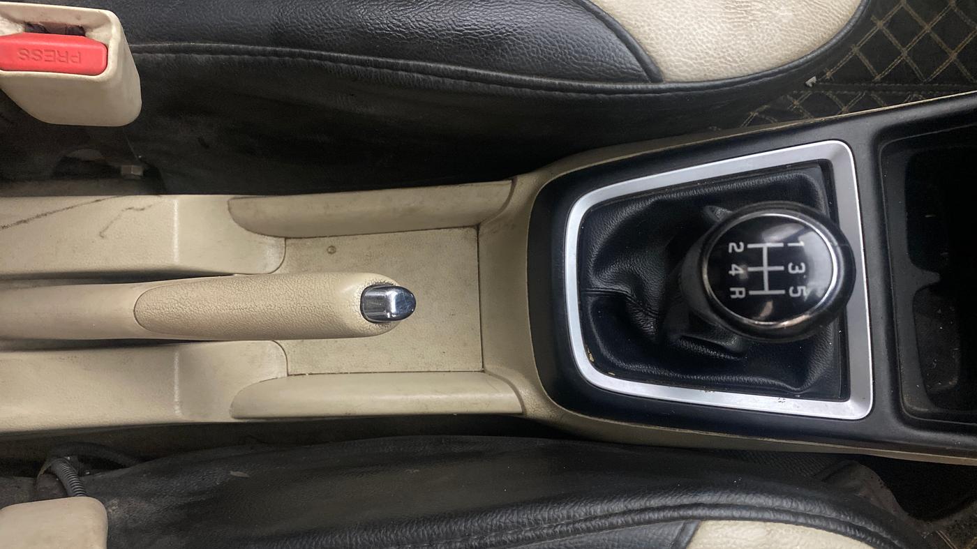 2019 Maruti Dzire VDI, Diesel, Manual, 95,442 km, Gear Lever