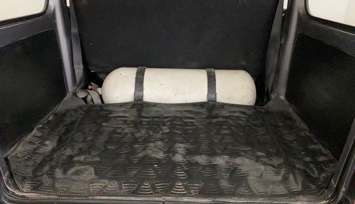 2023 Maruti Eeco 5 STR AC CNG, CNG, Manual, 25,664 km, Boot Inside