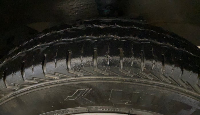 2023 Maruti Eeco 5 STR AC CNG, CNG, Manual, 25,664 km, Right Front Tyre Tread