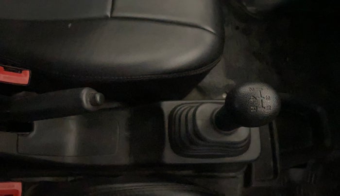 2023 Maruti Eeco 5 STR AC CNG, CNG, Manual, 25,664 km, Gear Lever