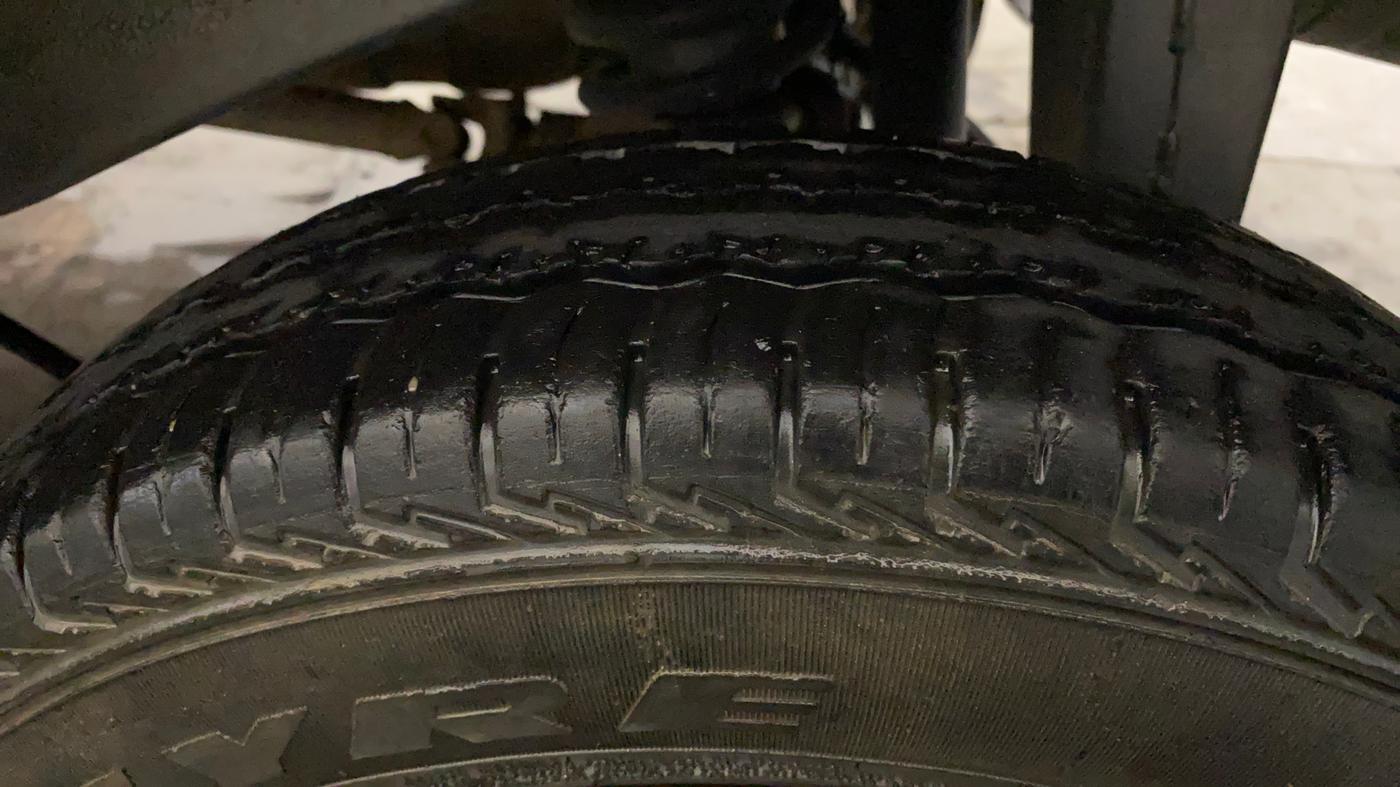 2023 Maruti Eeco 5 STR AC CNG, CNG, Manual, 25,664 km, Left Rear Tyre Tread